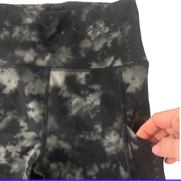 American Eagle Dark Cloud Tie-Dye Workout Leggings Black Gray S - Picture 6 of 8